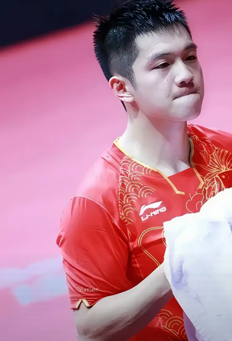 羽毛球锦标赛焦点战：三湘麒麟队翻盘瓯越旋风队，外线火力全开。节奏掌控在手-kaiyun中国官网